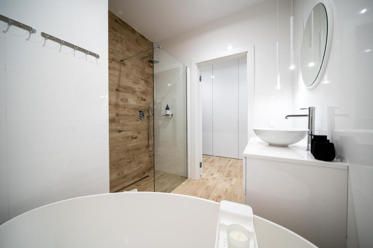 Urban Apartments Luxury Skyline Sokolska Towers 30A, 2 Free Garages, Gym & Sauna, Self Check-In Katowice Exterior photo